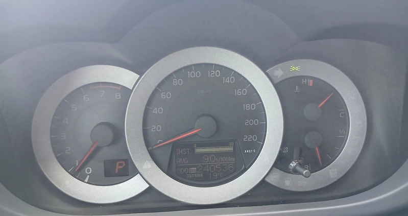 Toyota RAV4 cena 55900 przebieg: 240535, rok produkcji 2011 z Kalisz małe 596